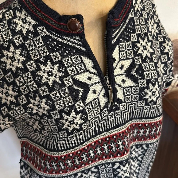 Skjaeveland of Norway wool sweater sz M navy red green white Nordic holiday - Picture 2 of 6